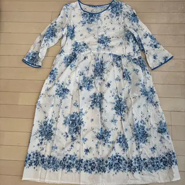 KIDBLUE의 꽃무늬 룸웨어