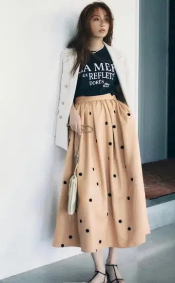 저스길리티 JUSGLITTY 도트 자수 턱 스커트 플레어 스커트