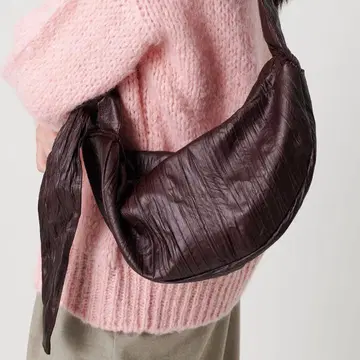 레더라이크 개더 숄더백