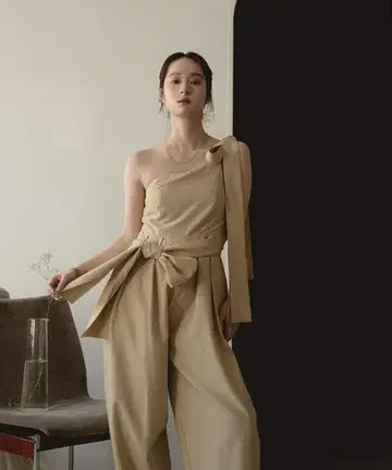 5ribbon detail combinaison