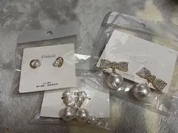 펄 리본 디자인 귀걸이 (양쪽 귀용)