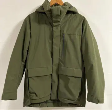 유니클로 하이브리드 다운 파카 올리브 S 사이즈