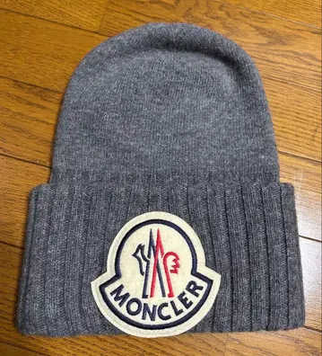 MONCLER 그레이 니트 모자