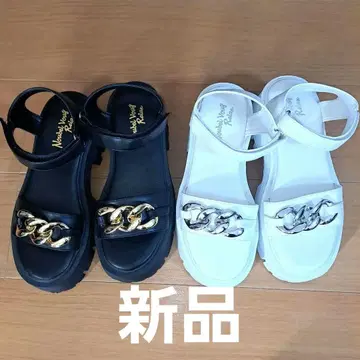 체인 장식 샌들 블랙 화이트 2켤레 세트