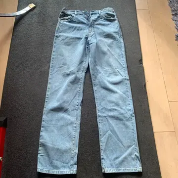 BOSS 라이트 블루 데님 청바지