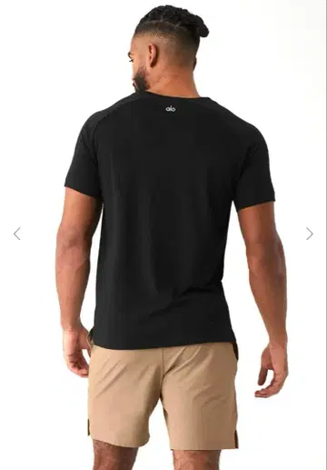 인기 [ Alo Yoga ] Conquer Reform 크루넥 티