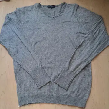 그레이 V넥 스웨터
