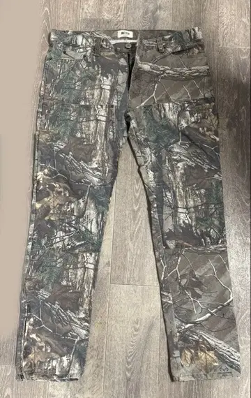 MINT CREW 리얼트리 카모 무늬 카펜터 팬츠 34