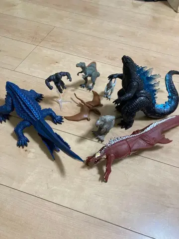 고질라, 공룡, 기타 피규어 8체 세트