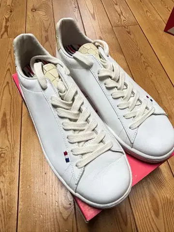 패트릭의 QUEBEC-E.C 스니커즈 화이트