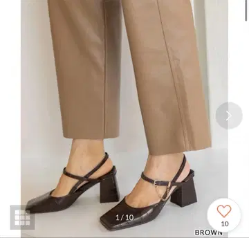 와이드 스퀘어토 백 스트랩 펌프스 (BROWN)