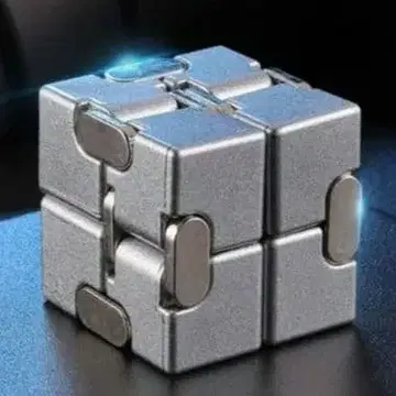 아연 합금 스트레스 해소 큐브 무한하게 딸깍거리며 두뇌 트레이닝