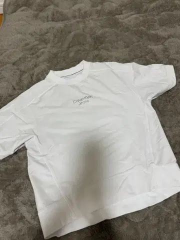 Calvin Klein Jeans 반팔 티셔츠와 숏팬츠 세트