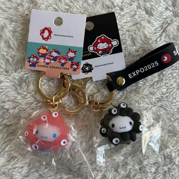 시나모롤 미야쿠미야쿠 블랙&클리어 마스코트 키링 2세트