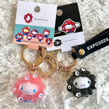 시나모롤 미야쿠미야쿠 블랙&클리어 마스코트 키링 2세트