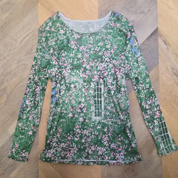 장밋빛 생활 꽃무늬 긴팔 상의 M 사이즈 신축성 장미 y60