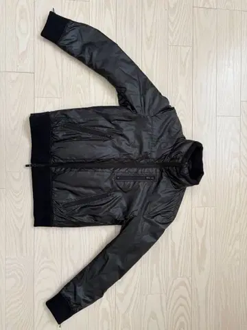 BLACK BARRETT 다운 자켓