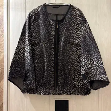 T.O.V. 레오파드 무늬 노카라 자켓 42