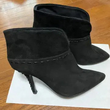 블랙 스웨이드 앵클부츠 나인 웨스트 블랙 6하프