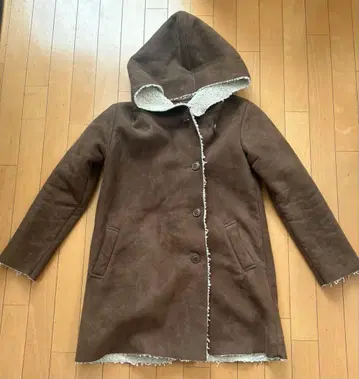 브라운 후드 부착 무스탕 코트 M