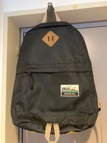 DEUS 블랙 럭색/백팩