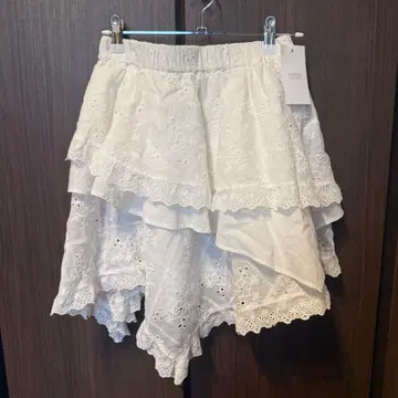 [미사용 새상품] LOWRYSFARM 레이스 티어드 미니 스커트