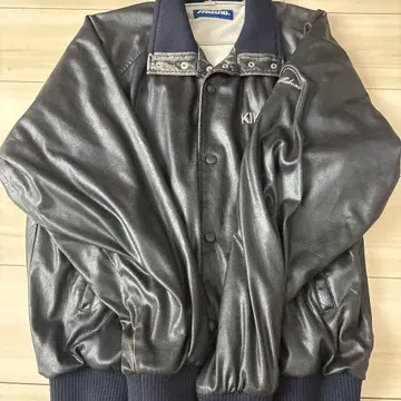 다크 그레이 바시티 자켓 합성 피혁