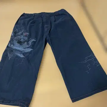 카라쿠리타마시 칠 XXL 자수 블랙 팬츠 (늑대와 꽃) 와이드