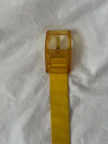 네덜란드산 노란색 고무 벨트