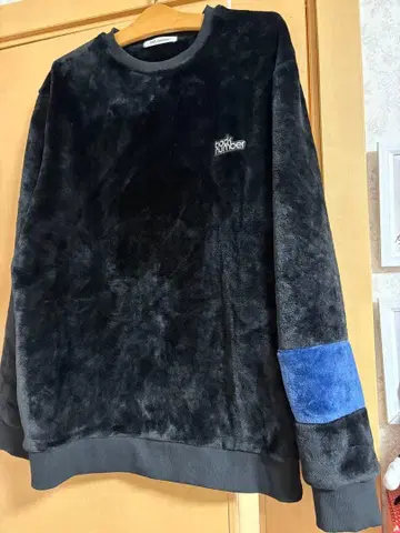 back number 플리스 보아 블랙 크루넥 긴팔