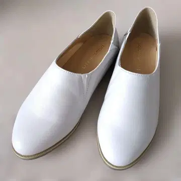 [ 새상품급 ] 펠리시모 리브인컴포트 하마지 콜라보 플랫 23cm 화이트