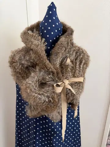 ONWARD 브라운 퍼 숄 리본 포함