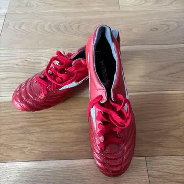 미즈노 축구화 프로토타입 레드