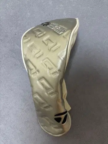 TaylorMade Qi35 드라이버용 골프헤드커버