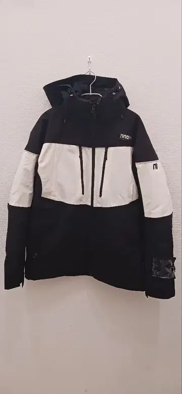 nnoum 후드 부착 자켓 블랙/화이트 XL