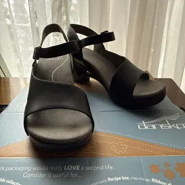 dansko 블랙 샌들 스트랩 포함
