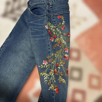 자수 데님 와이드 레그 청바지 귀중