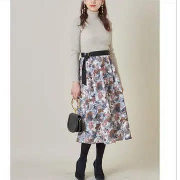 tocco closet 플라워 프린트 플레어 스커트