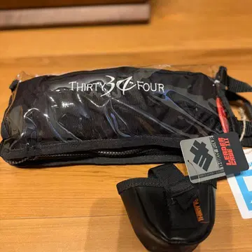 레어 아징 서티포 라이프 재킷 이벤트 한정판 리더 파우치