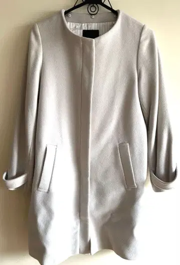 라이트 그레이 노카라 코트