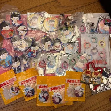 오소마츠 6쌍둥이 키링 캔뱃지 묶음 판매 세트