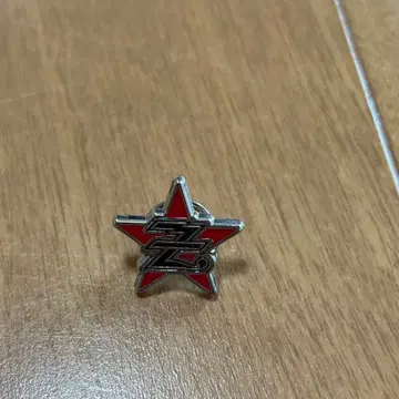 야자와 에이요시 E.YAZAWA 핀 배지