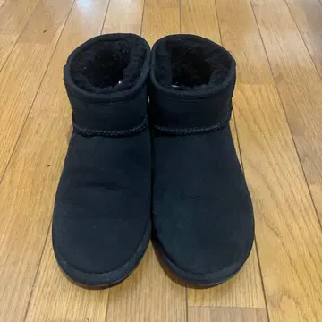 EMU Australia 블랙 어그 부츠