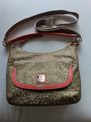 크리스찬 올리비에 숄더백