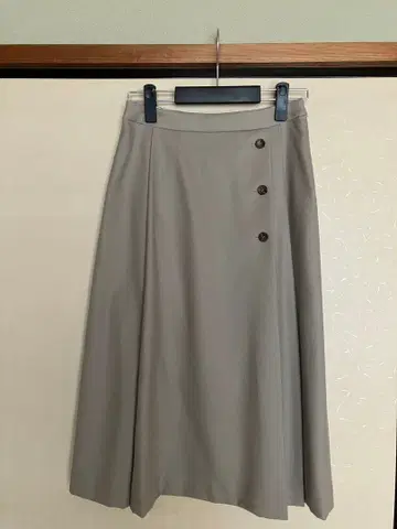 휴먼 우먼 스커트 클리닝 완료