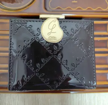 클레리아 3단 폴더형 가마구치 지갑