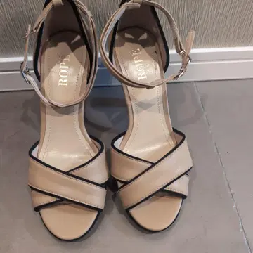 ROPE 크로스 스트랩 샌들