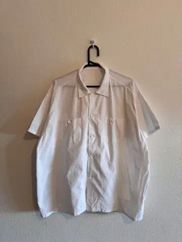 tuki 화이트 셔츠 반팔 사이즈 4