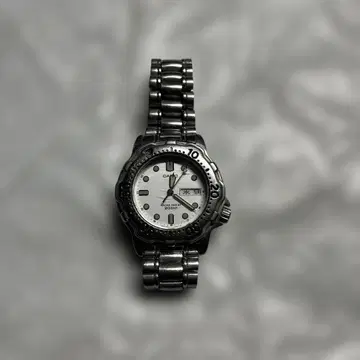 CASIO 카시오 MD-747 손목시계 화이트 다이얼 쿼츠 회전 베젤