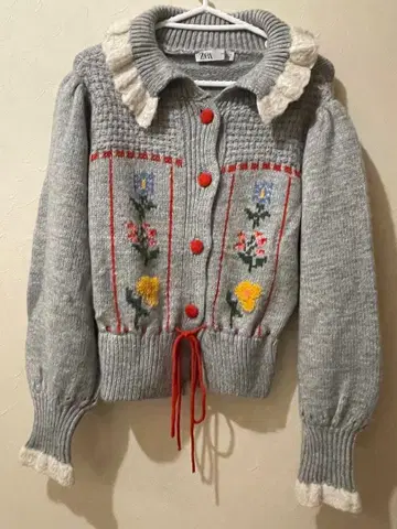 ZARA 꽃무늬 자수 그레이 가디건 L